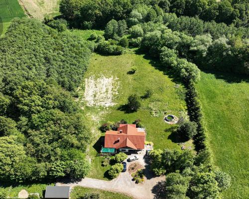 Dom wolnostojący, działka 0,5 Ha