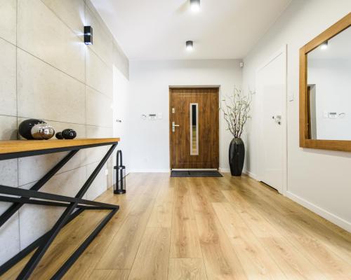 KOMFORTOWY I ELEGANCKI DOM CZEKA WŁAŚNIE NA CIEBIE