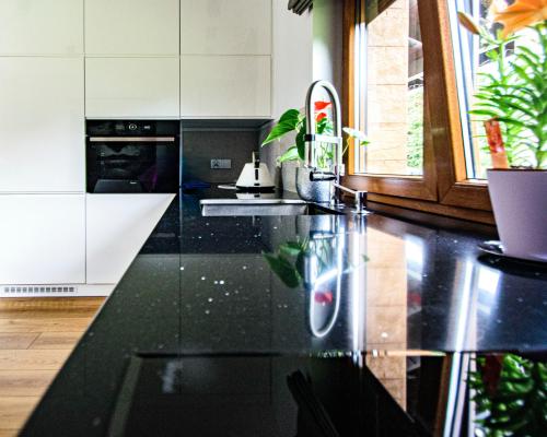 KOMFORTOWY I ELEGANCKI DOM CZEKA WŁAŚNIE NA CIEBIE