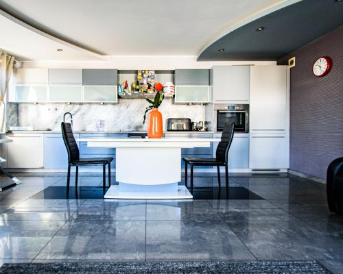 65,14m2/ 3 pokoje/ 2 piętro/ balkon/ winda