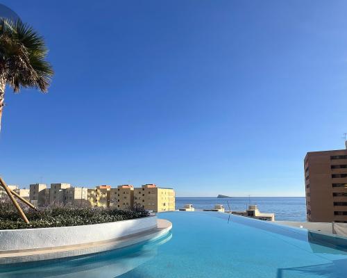 Wytworny apartament z widokiem na morze w Benidorm