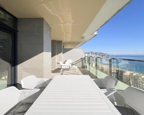 Wytworny apartament z widokiem na morze w Benidorm