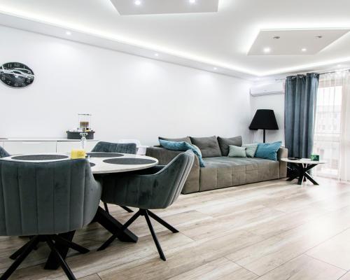 3 POKOJE Z BALKONEM I KLIMATYZACJĄ - NOWY ZAWISZÓW