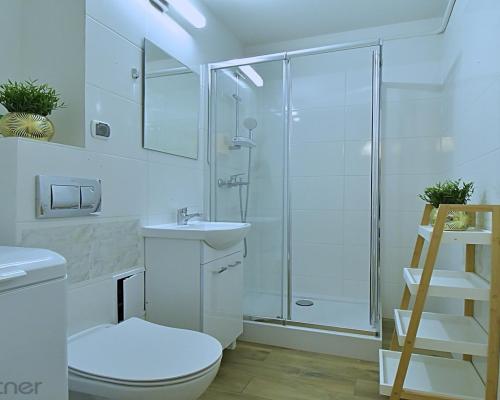 2 pokoje z oddzielną kuchnią, obok parku