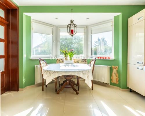 Nowoczesny dom parterowy w Łapanowie