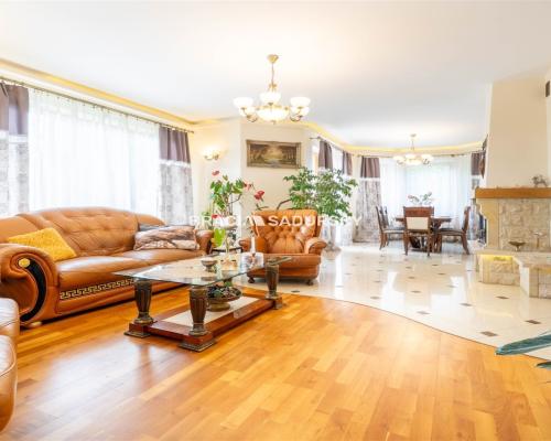 PRZESTRONNY, KLIMATYCZNY DOM NA WIDOKOWEJ DZIALCE