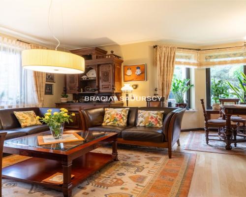 ZADBANY,WYSOKI STANDARD DOM OK 230 M2