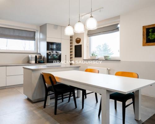 Głogoczów, pięknie położone nieruchomości, 2 domy