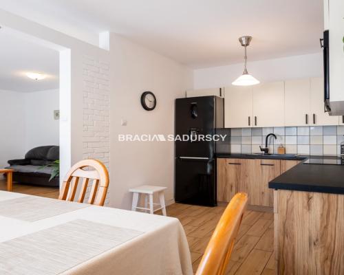 UROKLIWY DOM W BARDZO DOBREJ LOKALIZACJI