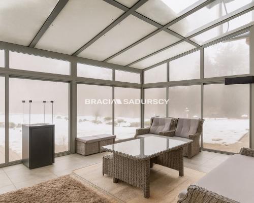 Dom w Wieliczce - wysoki standard - taras - ogród