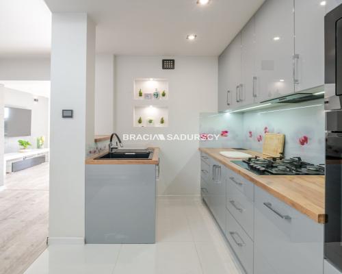 Wolnostojący, wyremontowany dom blisko Krakowa