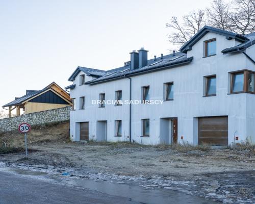 Zabudowa bliźniacza w Podgórkach Tynieckich.