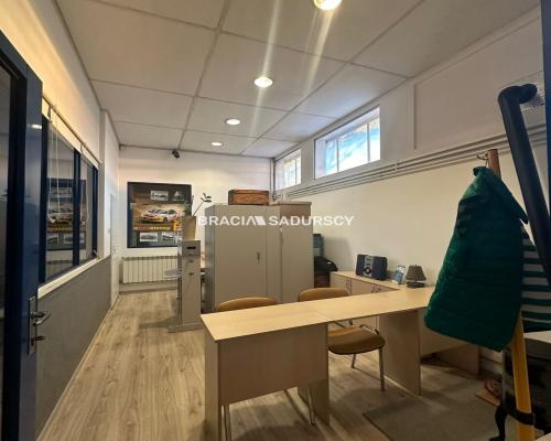 ZDJĘCIA W OGŁOSZENIU NALEŻĄ DO WŁAŚCICIELA OFERTY  
 
Nieruchomość o powierzchni 29 ara, zabudowana pawilonem handlowym oraz po