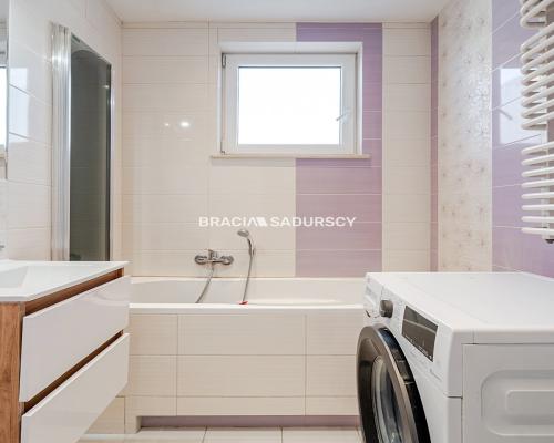 Fajne 2 pokojowe z dużym balkonem- 29. Listopada.