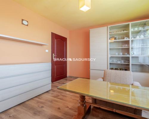 3-pok(oddzielne)z balkonem i widokiem na Wawel