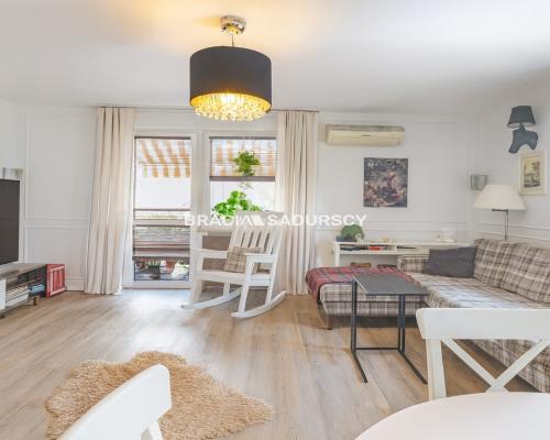 2-pok/bardzo przestronne/garderoba/garaz/piwnica