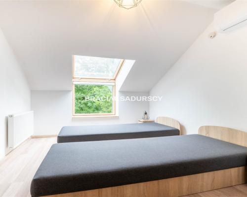 dwupoziomowe ok 80m2, Żabiniec