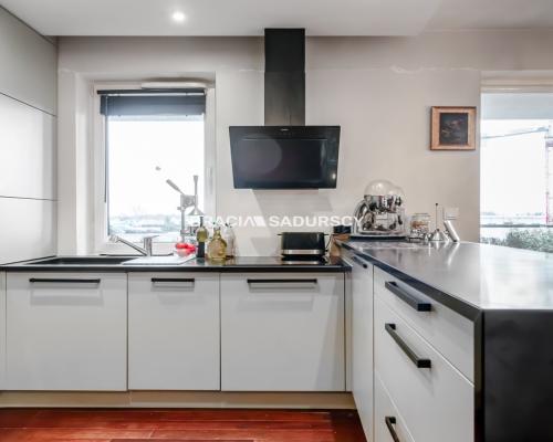 2 Pok z dużym balkonem al. 29 listopada.