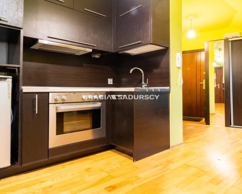 2-POKOJOWE MIESZKANIE W ODRESTAUROWANEJ KAMIENICY