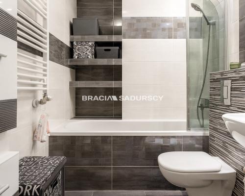 Dwupokojowe z osobną kuchnią. Ulica Felińskiego.