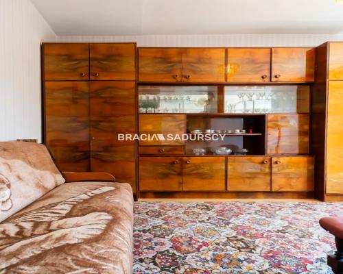 Aleksandry, mieszkanie z widokiem na zieleń.