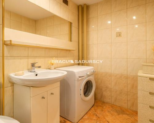 Przytulne 2 pok z osobną Kuchnią os. Oświecenia.