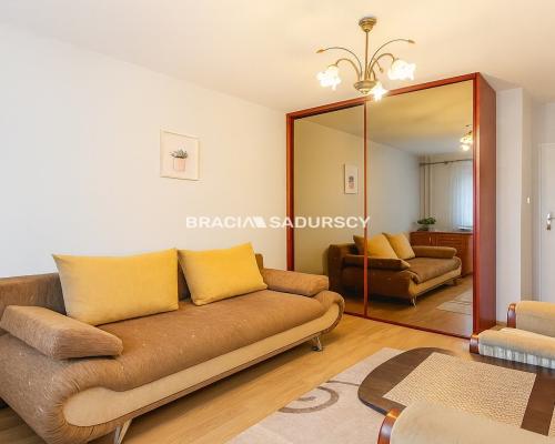 Przytulne 2 pok z osobną Kuchnią os. Oświecenia.