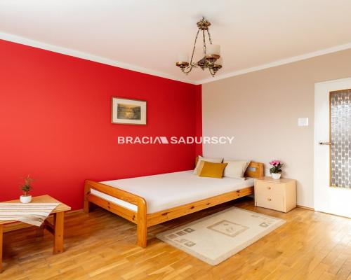 4-pok mieszkanie, 2 balkony i piwnica - Kurdwanów