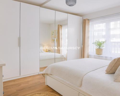 3-pok z ogródkiem/Wola Duchacka/2020/garaż