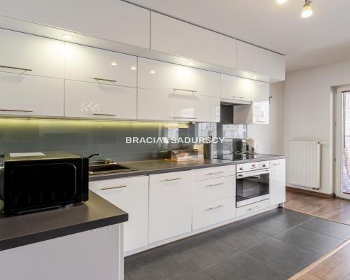 Gotowe do wejścia | 2 pok | duży balkon | parking