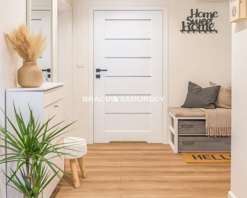 GUSTOWNE, Z DUŻYM BALKONEM W NOWYM BUDOWNICTWIE