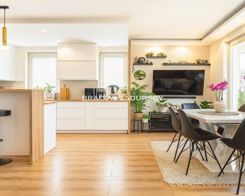 GUSTOWNE, Z DUŻYM BALKONEM W NOWYM BUDOWNICTWIE