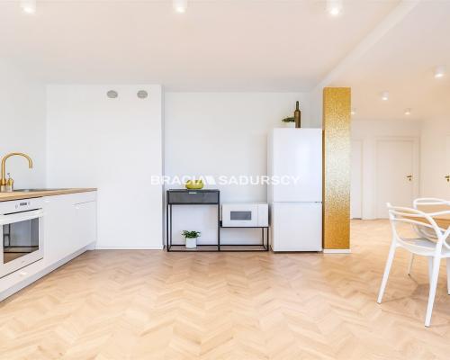 4-pok.mieszkanie/1.piętro/garaż/2013r/Złocień