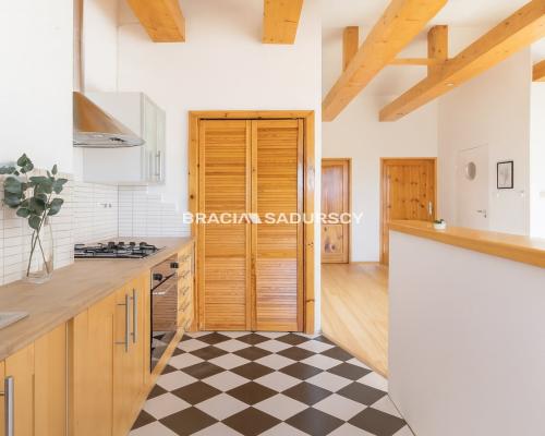 Mieszkanie z widokiem na zalew. Mydlniki.