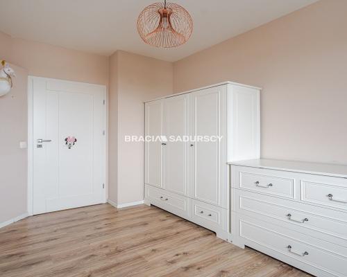 Komfortowe 3 pokoje z garażem oraz kom. lok.