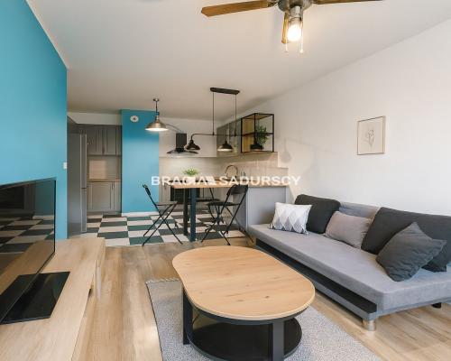 Sprzedam mieszkanie z ogrodem oraz garażem