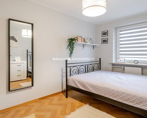 4 pok mieszkanie obok Placu Bohaterów Getta.