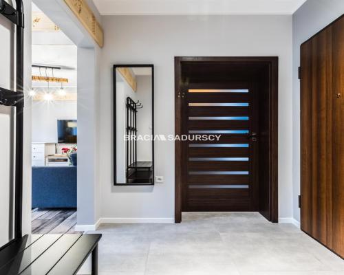 *zdjęcia należą do właściciela   
 
  Zakopane - nowoczesne 2 pokoje 53 m&sup2; z balkonem, widokiem i SPA w budynku!   

 Ofer