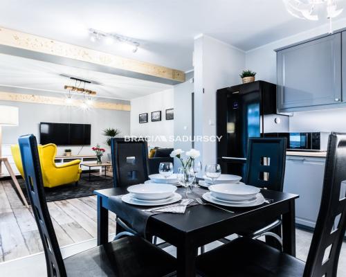 *zdjęcia należą do właściciela   
 
  Zakopane - nowoczesne 2 pokoje 53 m&sup2; z balkonem, widokiem i SPA w budynku!   

 Ofer