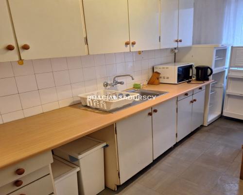 2-pok, ul. Królewska, parking dla mieszkańców