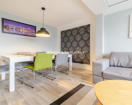 Widokowe mieszkanie na 9-piętrze na wynajem