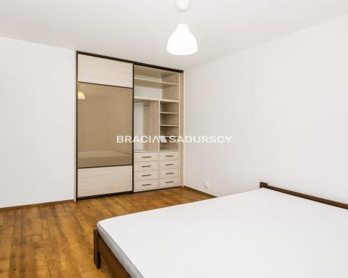 Przestronne 2 - pokojowe mieszkanie na wynajem