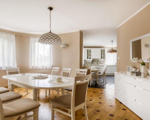 Dom w Radości na dużej działce 1880m2