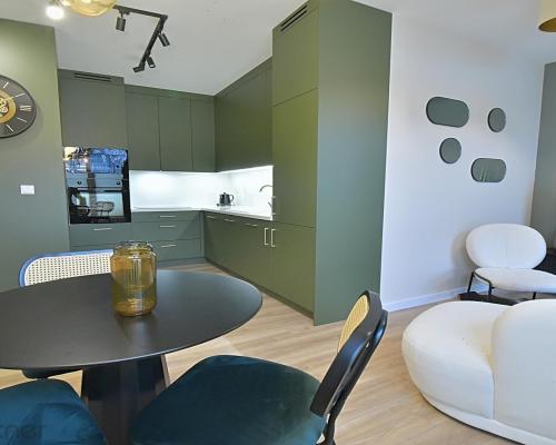 Pachnące nowością 2 pokoje z balkonem, ciche