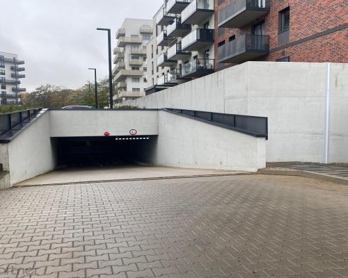 Podwójne miejsce post. z komórką lok.- Białowieska