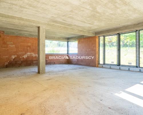 DOM POD LASEM NA WIDOKOWEJ DZIAŁCE