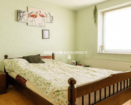 SWOSZOWICE, DOM W ZABUDOWIE BLIŹNIACZEJ, 3 POK