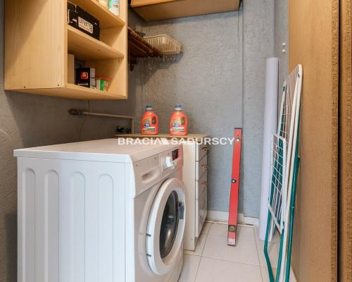 SWOSZOWICE, DOM W ZABUDOWIE BLIŹNIACZEJ, 3 POK