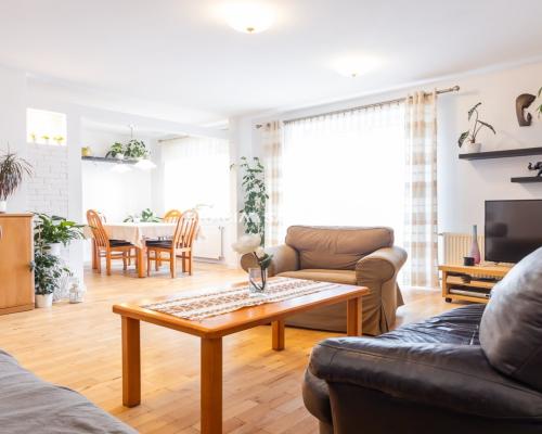 UROKLIWY DOM W BARDZO DOBREJ LOKALIZACJI