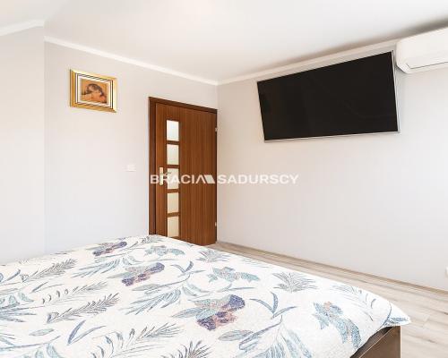 Dom w Wieliczce - wysoki standard - taras - ogród